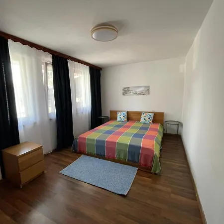 House Gendar, Guest house