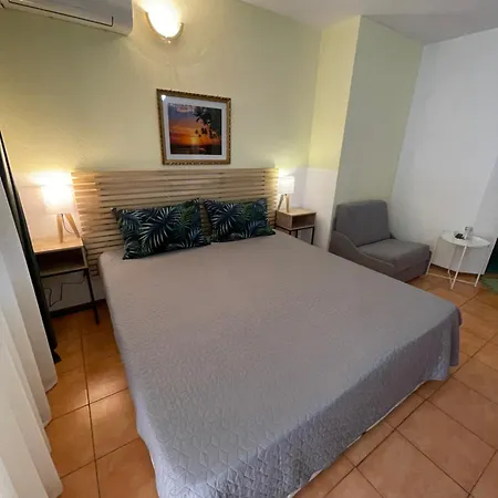 House Gendar, 3*