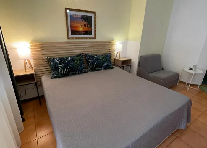 House Gendar, 3*