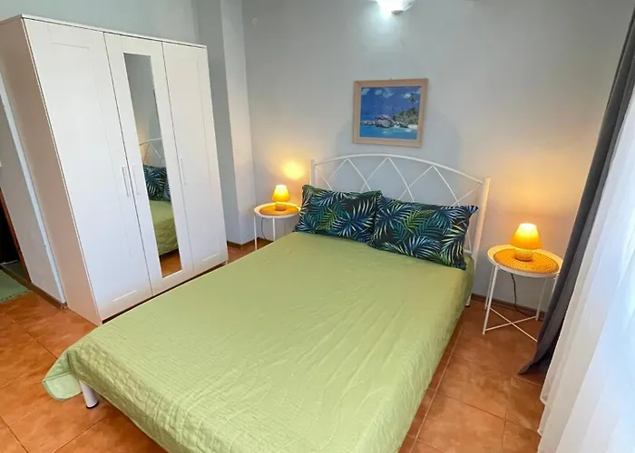 House Gendar, Pensionat