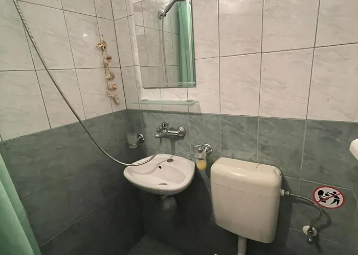 House Gendar, 3*
