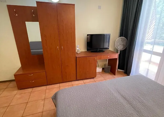 House Gendar, Pensionat 3*
